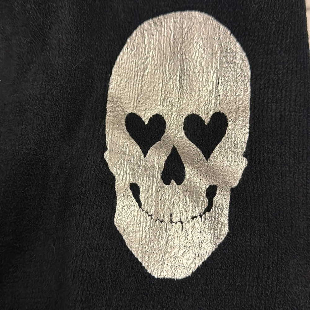 Black Skull 💀 Scarf 🧣 - Picture 2 of 3